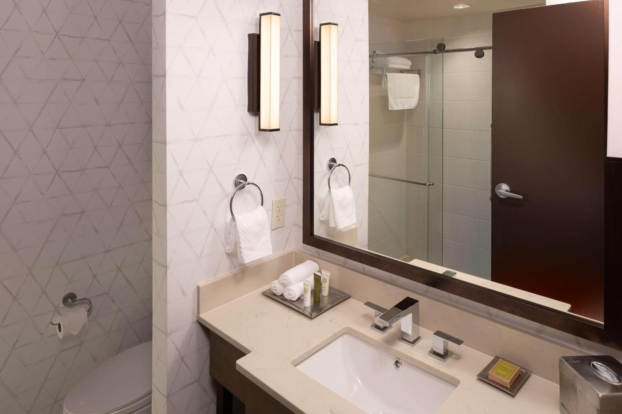 Hilton Asheville Biltmore Park Extérieur photo
